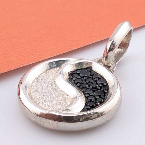 DAVID YURMAN Yin & Yang Amulet Enhancer Black Diamond Sterling Silver Pendant
